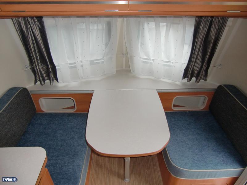 DINETTE 410 AVANT 2 PLACES.jpg