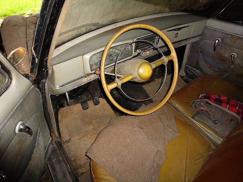 1129 403 berline 8 CV 1958 .jpg