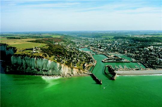 Vue aérienne de Fécamp.jpg