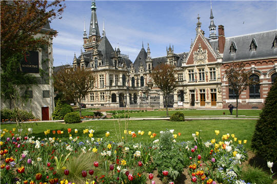 Le palais Benedictine.jpg