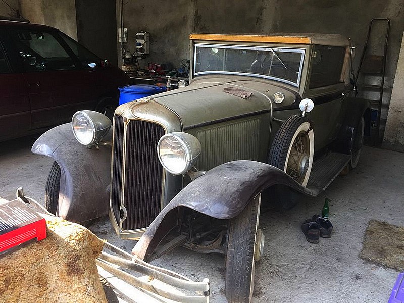 1230 Chrysler Six model 70 (1931) .jpg