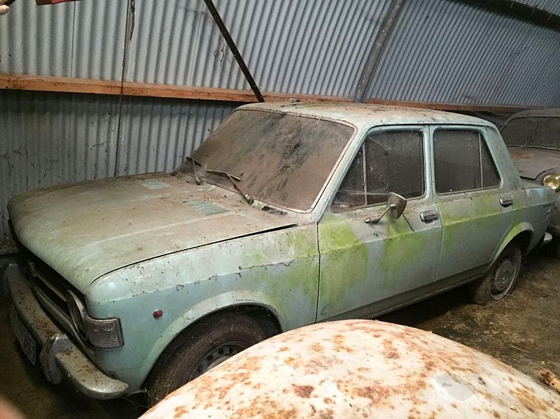 1293 Fiat 128 berline (env. 1970) .jpg