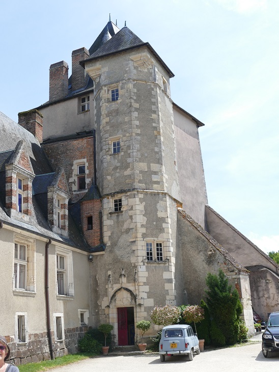 Belle visite très agréable . Suivie d'une dégustation ….Guide charmante … Pleine d'humour ...