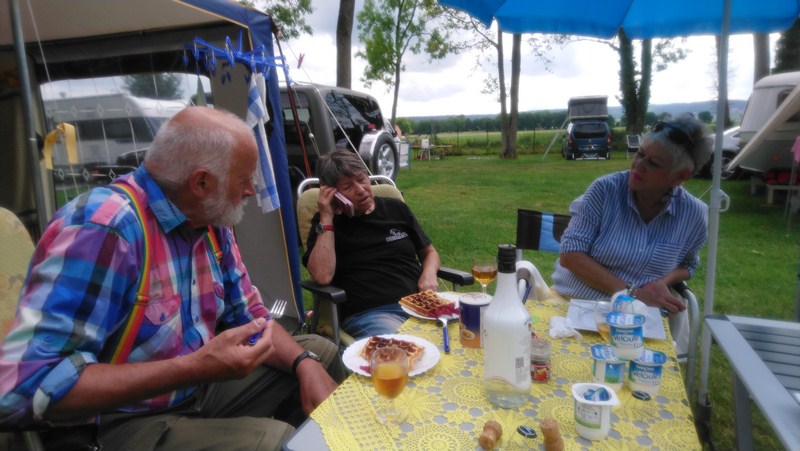 Grande conversation avec son Amie Eva !