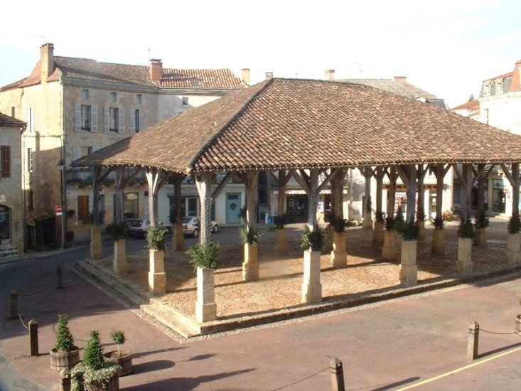 Halle-70476225a1-733x550.jpg
