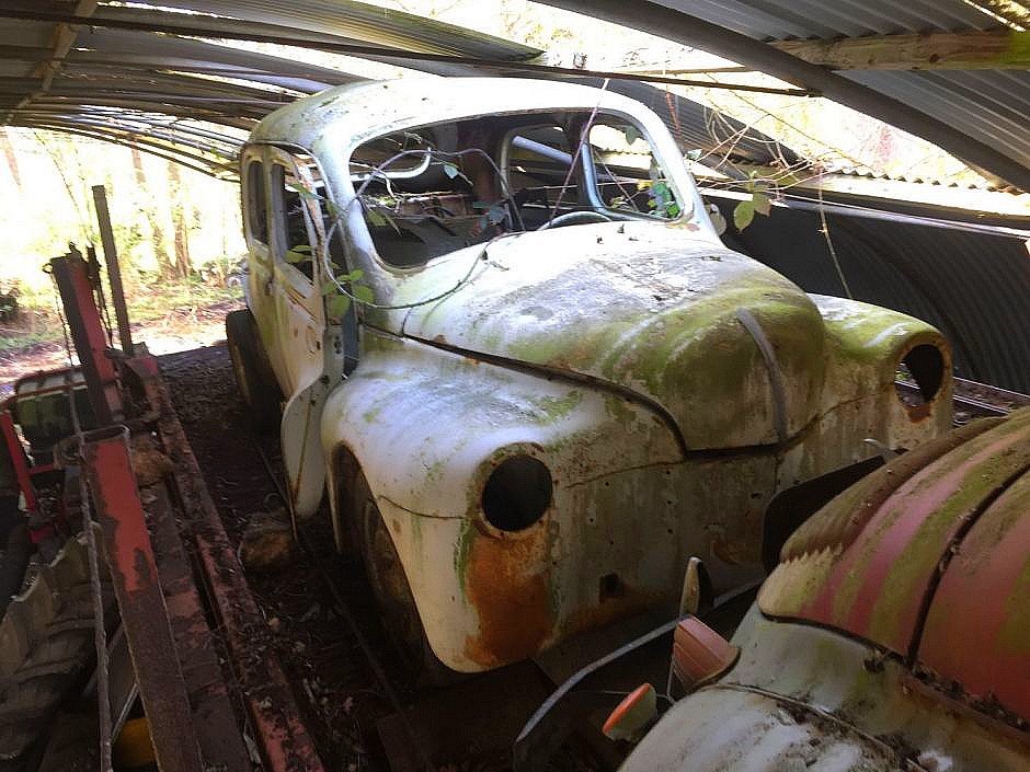 1900 Renault 4cv .jpg