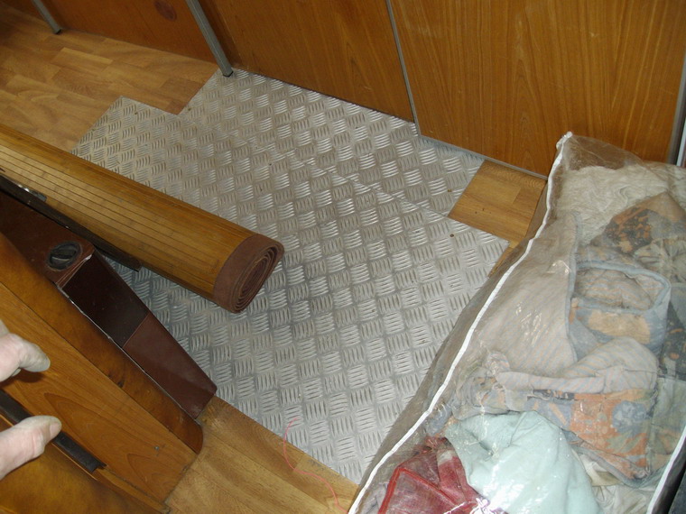 combler le trou de la plaque a 3 balles six sous.jpg