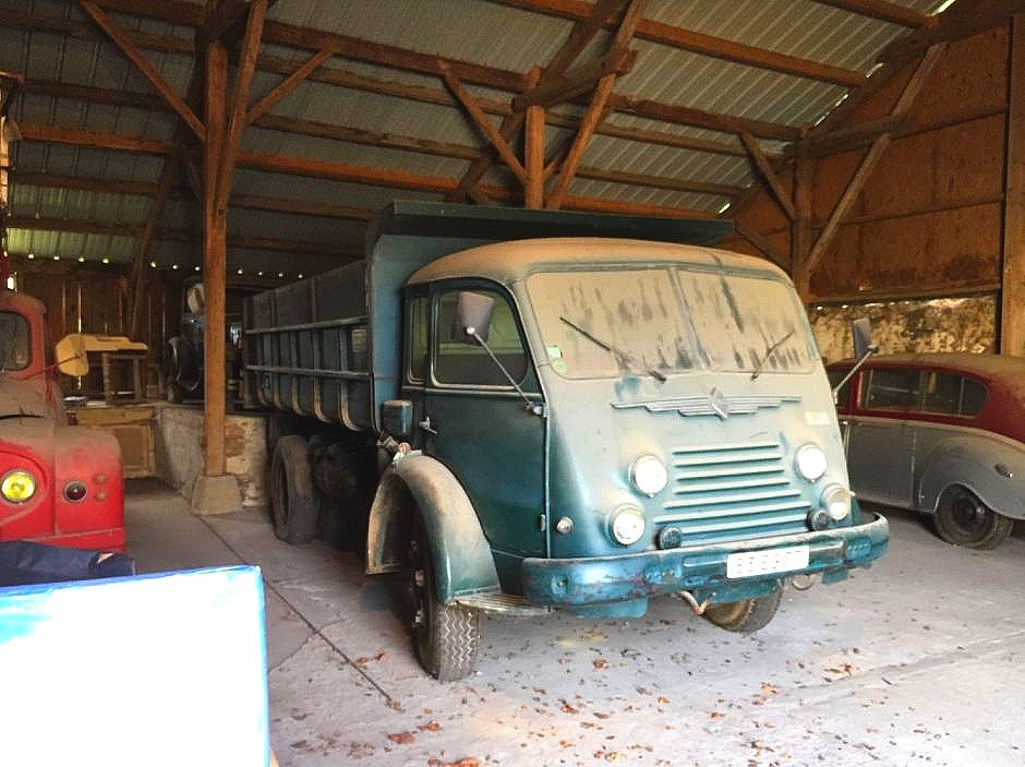 1961 Renault 42 20 1955 .jpg