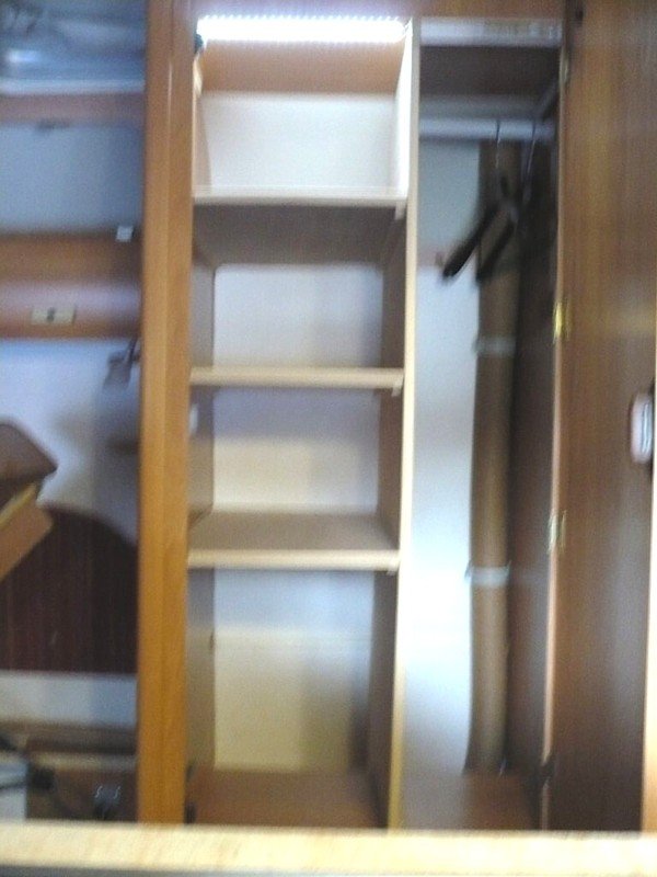 Penderie partagée en 2 avec éclairage