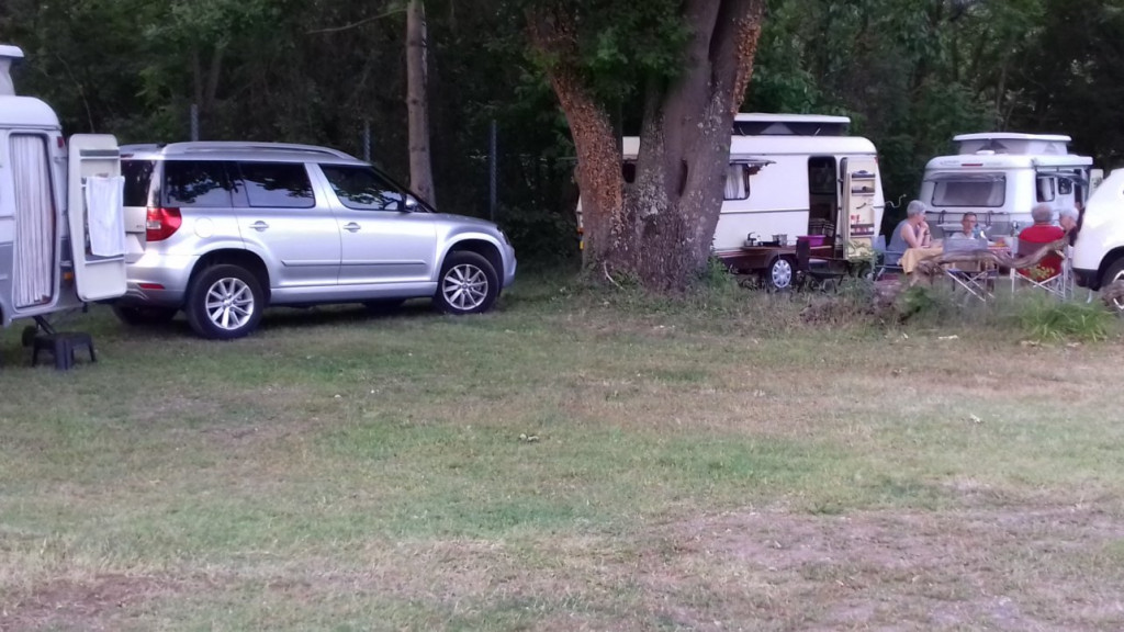 Camping "la cascade" à Tonnerre (89) Acsi