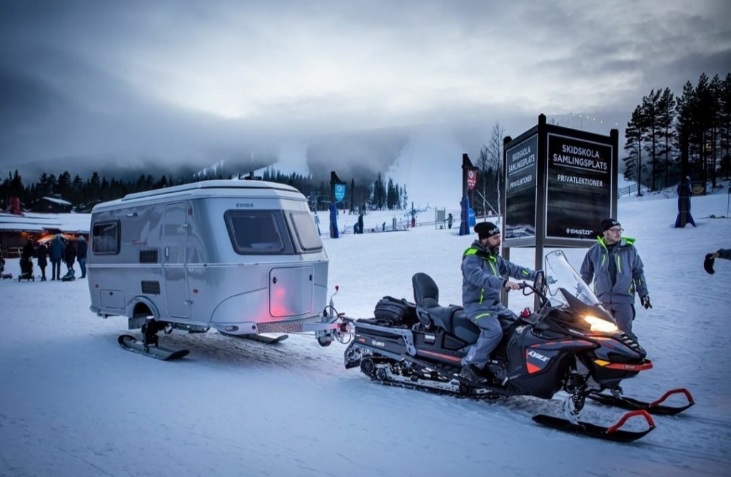 tracter sur la neige.jpg