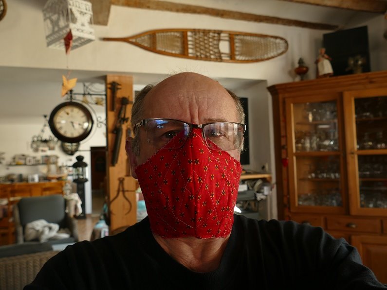 P1180697 masque.jpg