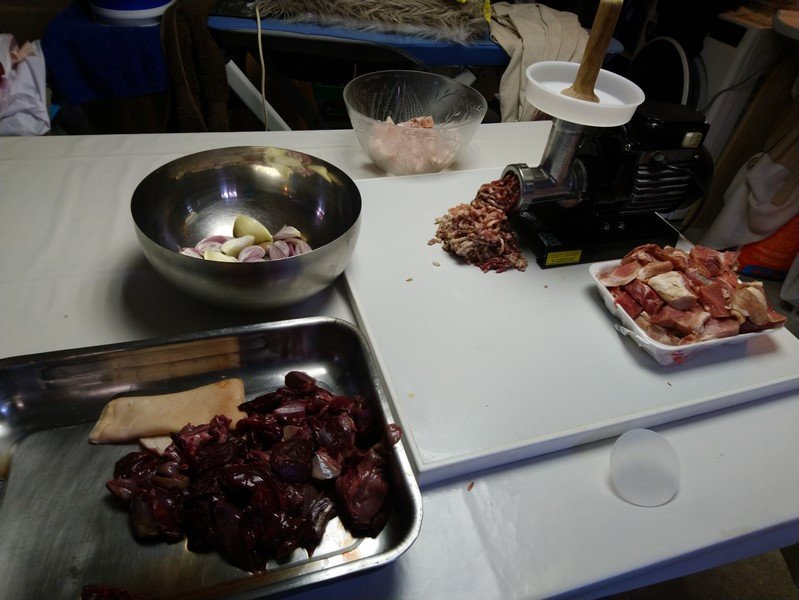 passer la viande au hachoir sans prendre une grille trop fine