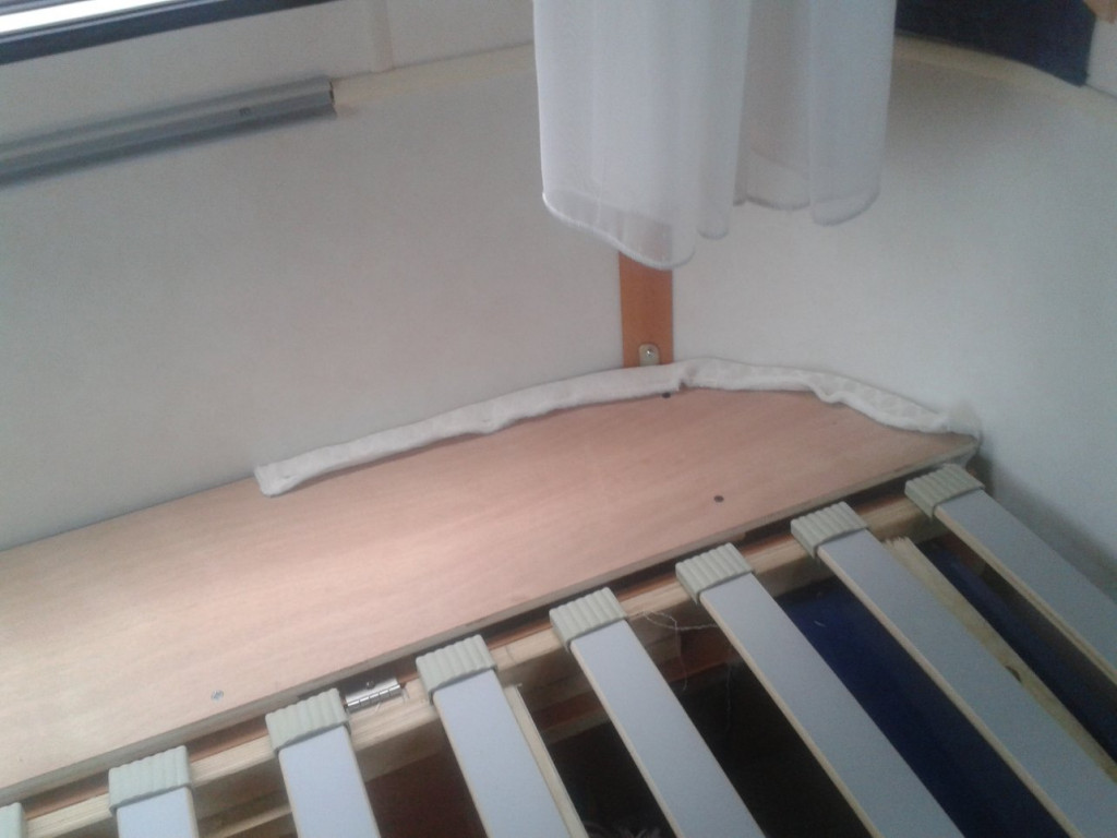 j ai agrafé des bandes pour protection de la caisse