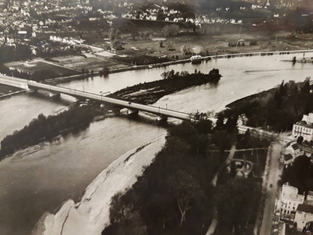 Ile sous le pont de Bellerive