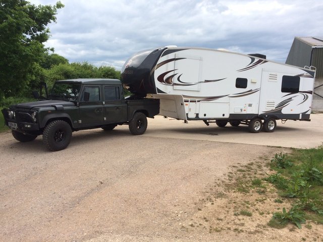 DEF 130 caravane semi remorque.JPG