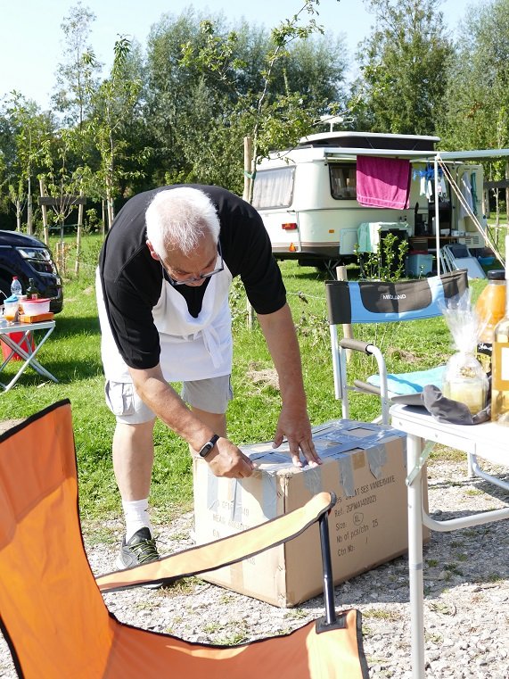 des trésors .Il sait pas faire autrement !