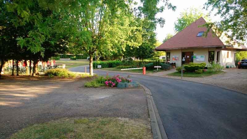 Camping-Les-Chenes-Valencay-1_Entree_Principale.jpg