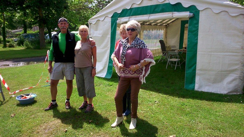 A gauche, Rosy et Georges.