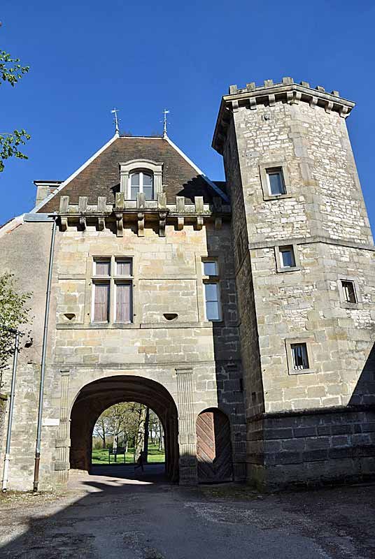 Chateau-bourbonne-les-bains-01-Angelique-Roze.jpg