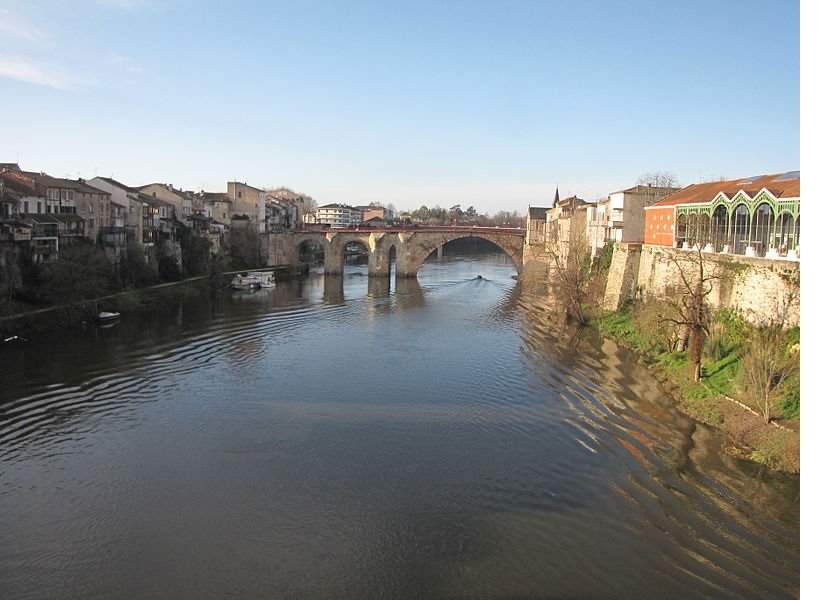 Villeneuve sur Lot pont.jpg