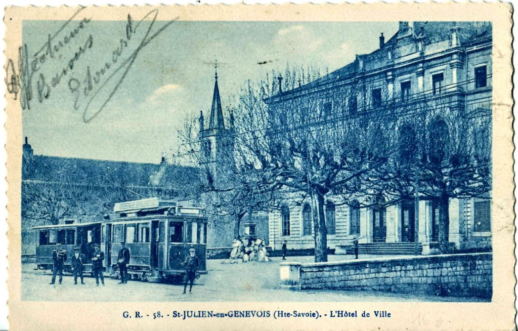 St Julien mairie.jpg