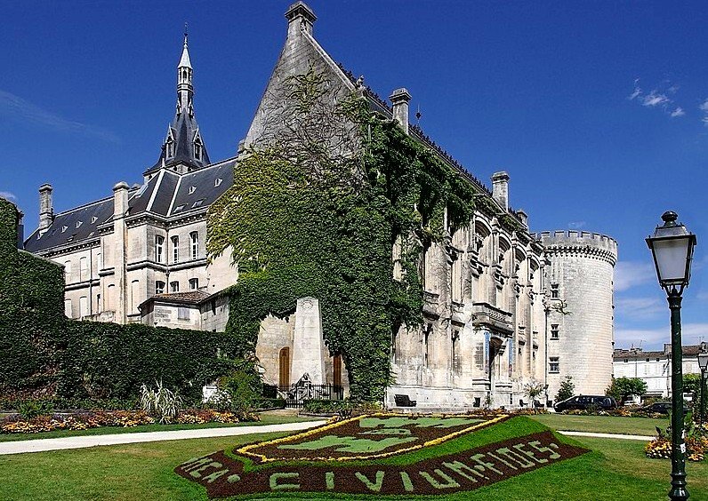 Angouleme mairie.jpg