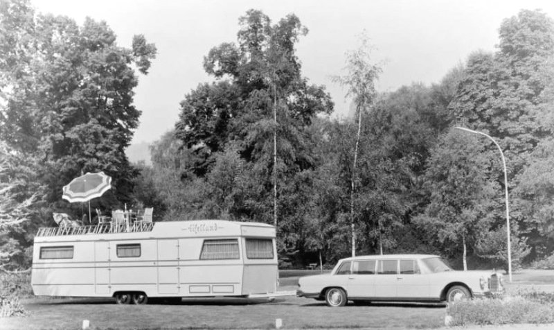 EIFELLAND Mercedes 600 Pullman.jpg