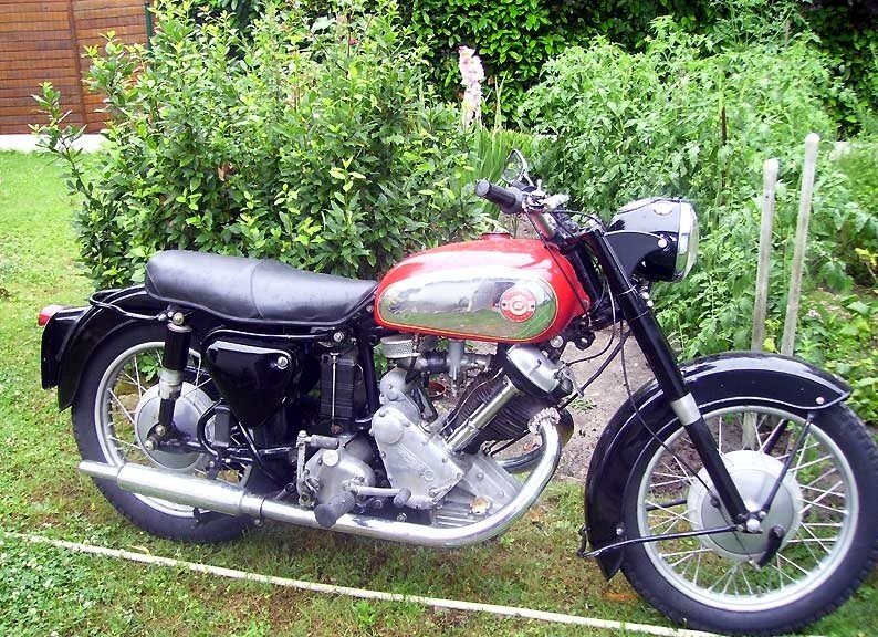 Panther 650 M120 de 1951.jpg