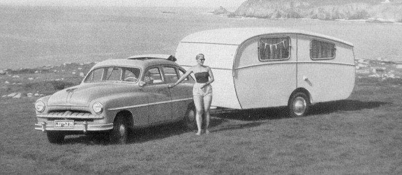 Dethleffs Globetrotter 1956 Ford Vedette1.jpg