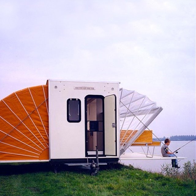 Caravane accordéon pèche.jpg