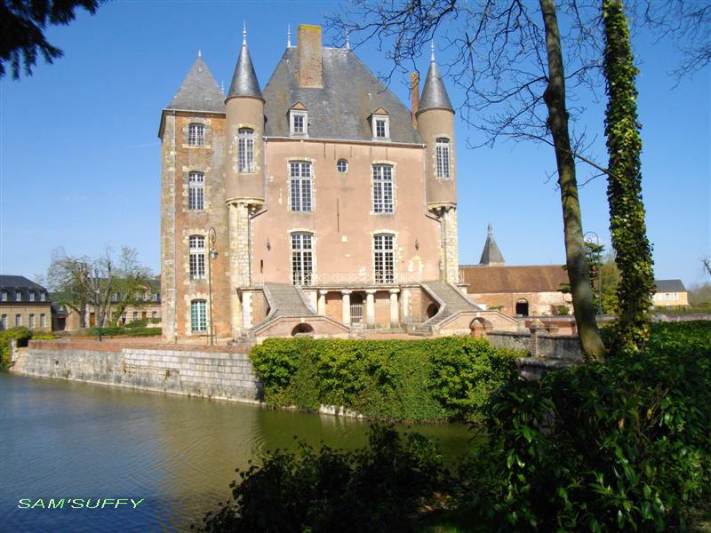 CHATEAU 1 (Medium).jpg
