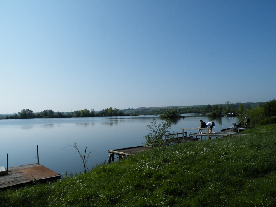 acces a l'etang depuis le camping