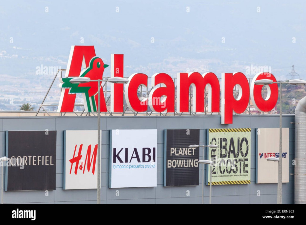 alcampo-et-autres-magasins-dans-le-centre-commercial-de-nueva-condomina-murcie-espagne-erne63.jpg
